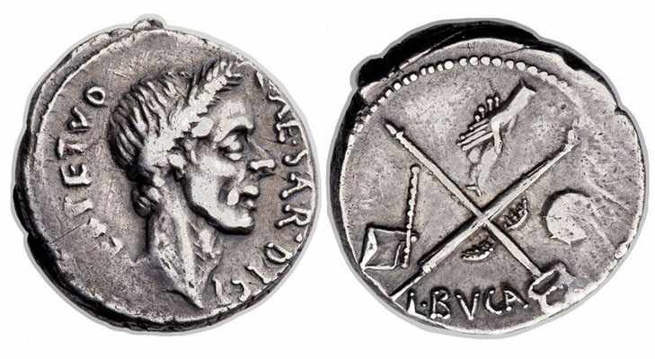 Монета с Юлием Цезарем 